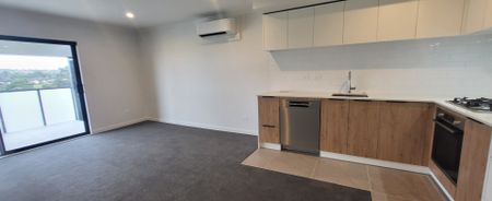 303/32 Shortfin Place, Flat Bush, Auckland - Photo 2