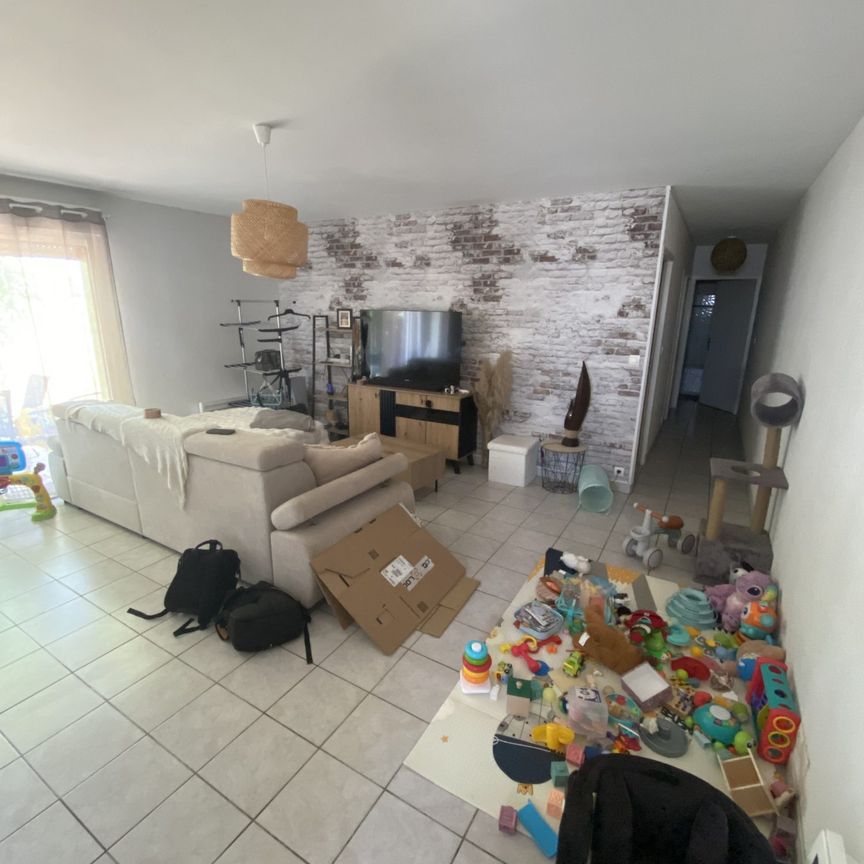Location Maison 3 pièces 68m² PAREMPUYRE 33290 - Photo 1