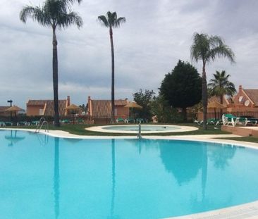 Middle Floor Apartment in Marbella - Photo 2