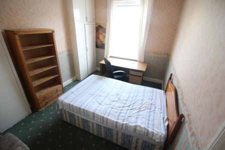 4 bedroom terraced house to rent - Photo 5