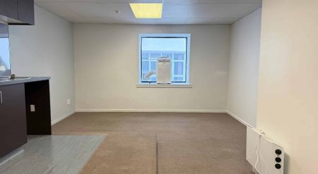 Spacious 3-Bedroom Apartment - Photo 5