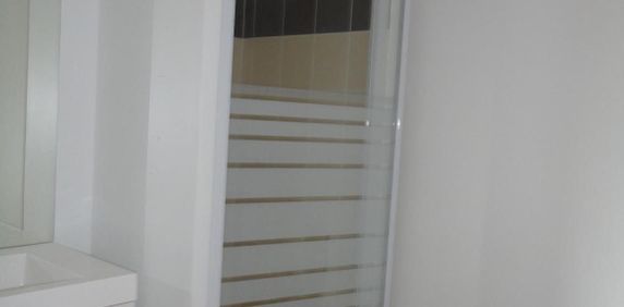 Location Appartement 2 pièces 36m² TOURLAVILLE 50110 - Photo 2