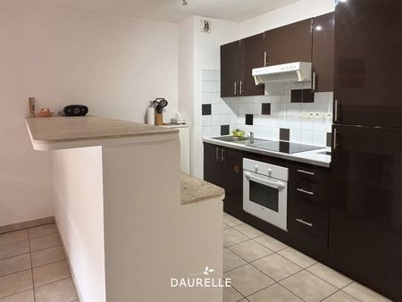 Location Appartement 2 pièces 42m² CHATEAURENARD 13160 - Photo 4