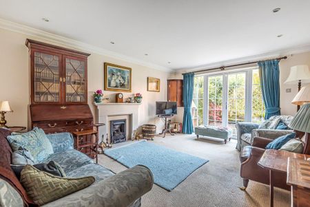 4 bedroom detached house to rent - Photo 2