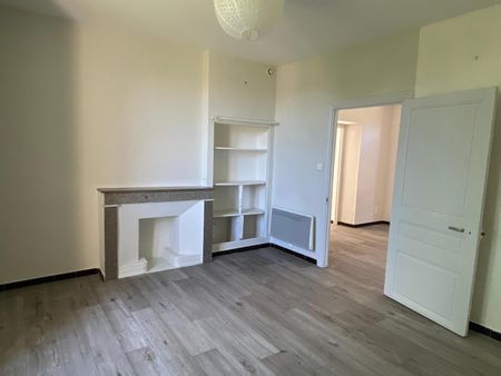 Location Appartement 3 pièces 42m² AUBENAS 07200 - Photo 2