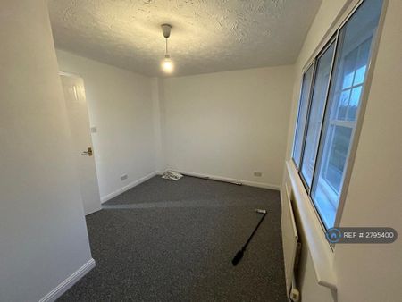 2 bedroom terraced house to rent - Photo 2