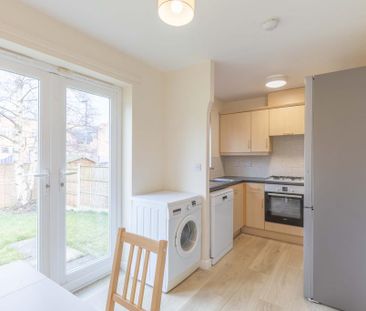 3 bedroom semi-detached house to rent - Photo 4