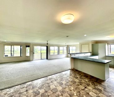 Charming Rural Farmhouse - Photo 5