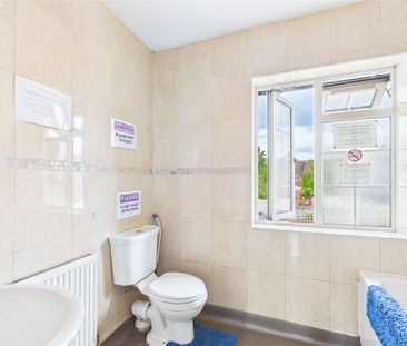 1 bedroom in a house share to rent - Photo 6