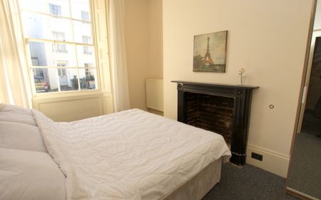 Basement Flat, 32 Montpellier Villas, CHELTENHAM GL502XF - Photo 2