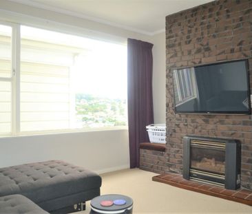 Island Bay House For Rent - Photo 2