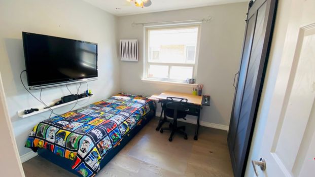 For Lease - 1601 Sandgate Crescent Unit# Main, Mississauga, Ontario - Photo 1