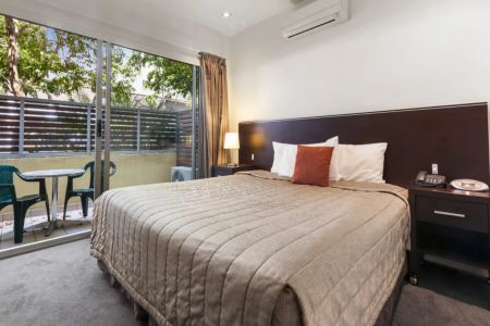 Two Bedroom Apartment in the Heart of St Kilda - Photo 2