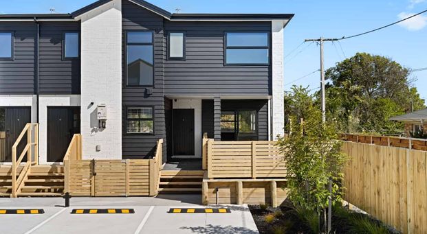 Brand New Home in a Quiet Chartwell Street - Photo 1