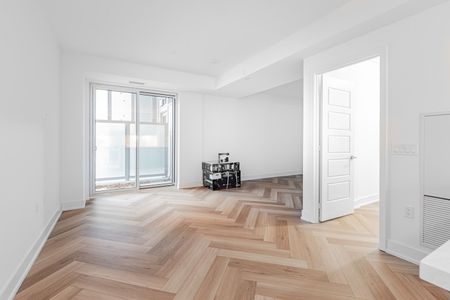 For Lease - 333 Sunseeker Avenue Unit# 139, Innisfil, Ontario - Photo 2