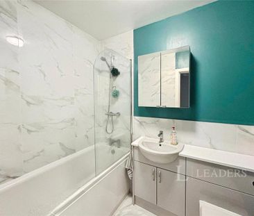 2 bedroom semi-detached house to rent - Photo 4