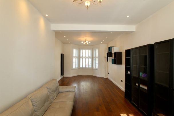 4 Bed Terraced House, Delafield Road, SE7 - Photo 1