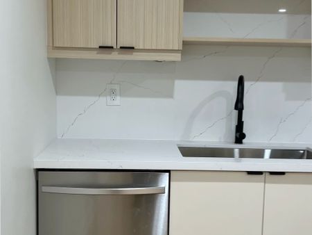 For Lease - 18 Macbride Crescent, Vaughan, Ontario - Photo 2