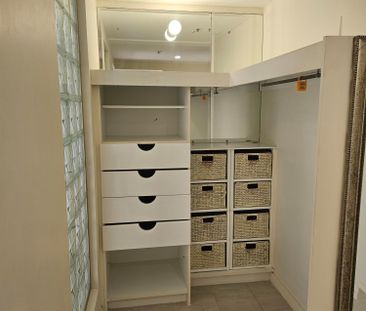 Sky High Apartment in Paradise Waters with Stunning Views - Two wee... - Photo 6