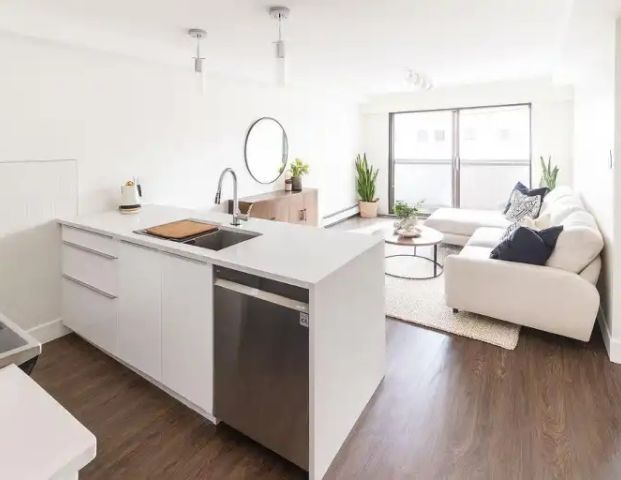 Kits Corner | 2180 West 4th Ave, Vancouver - Photo 1
