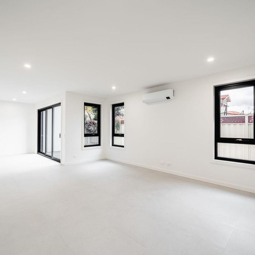 Stunning New Townhouse in Prime Pascoe Vale Location - Photo 1
