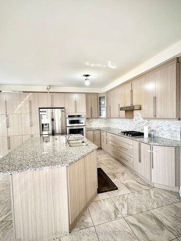 Detached Home For Lease | W8033616 - Photo 2