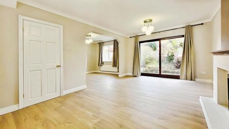 4 bedroom semi-detached house to rent - Photo 5