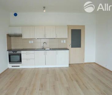 Pronájem bytu 1+kk 31 m - Fotografie 1