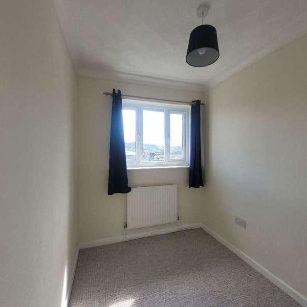 Elim Court, NP22 - Photo 1