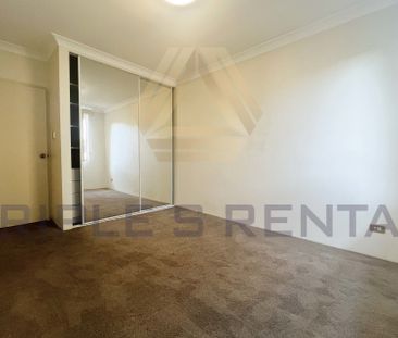 2 Bedroom unit for rent!! GYM & Swimming pool included! - Photo 4
