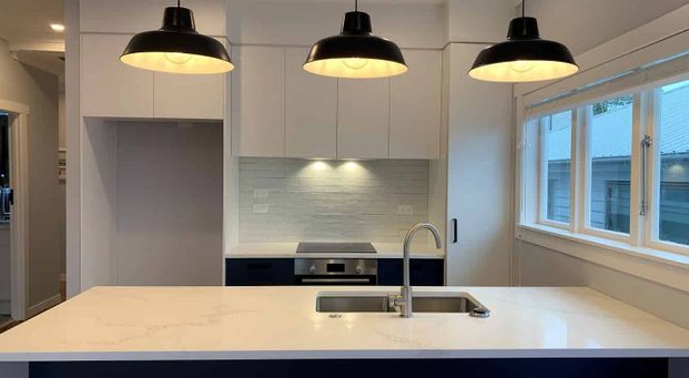 Fully Renovated 4 Bed Character Bungalow - Photo 1