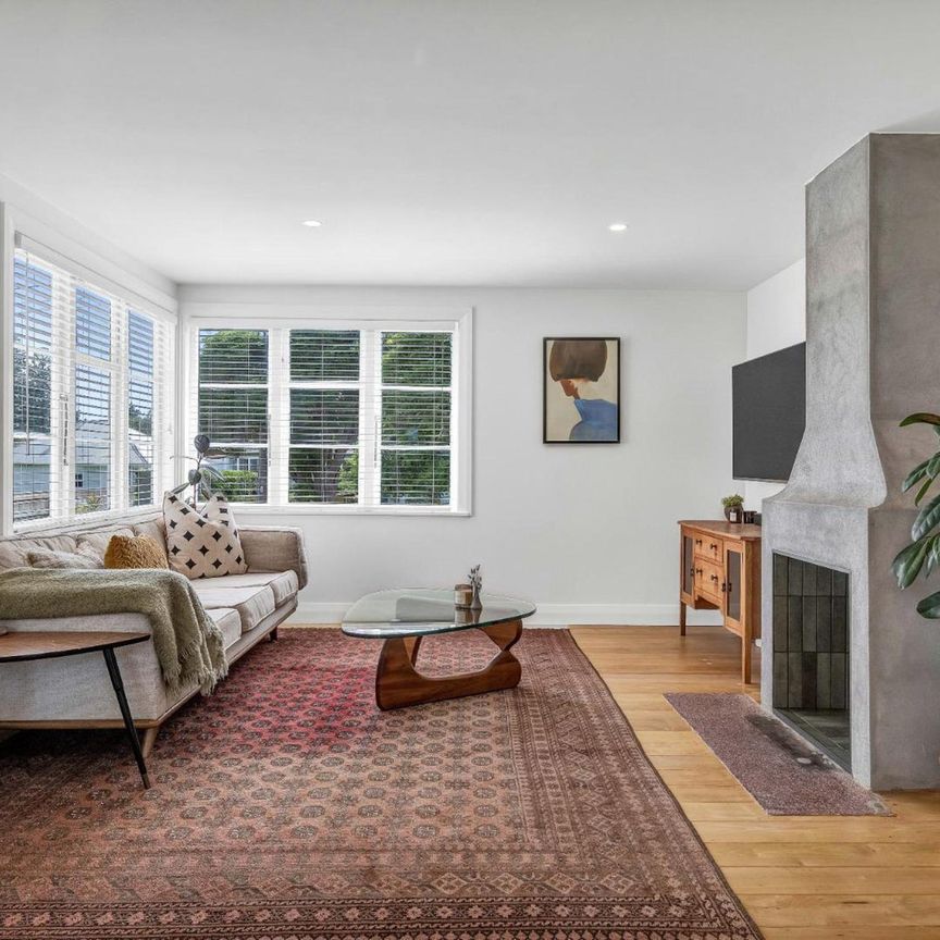 Renovated Cottage in Park-Side Location - Photo 1