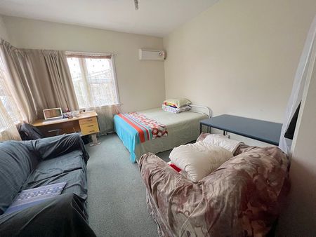 Close to Westfield mall & within good school zones - Photo 5