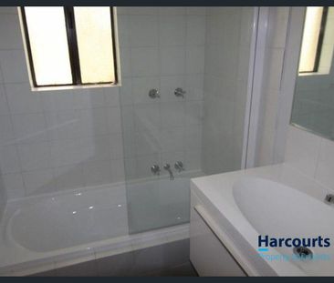 Well-Located 3-Bedroom Home in the Heart of Willetton - Photo 5