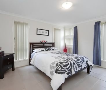 35 Drysdale Crescent, Point Cook VIC, Belconnen - Photo 3
