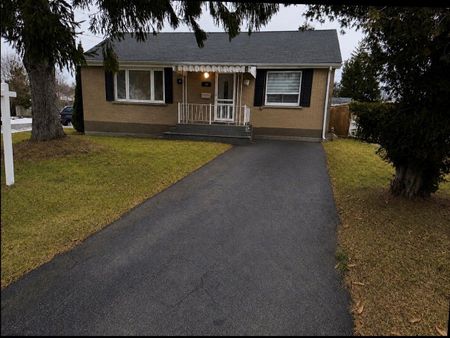 For Lease - 38 Kawartha Avenue Unit# Main, Oshawa, Ontario - Photo 2