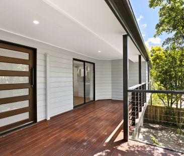 Beautifully Renovated Family Home In The Heart Of Carina. - Photo 4