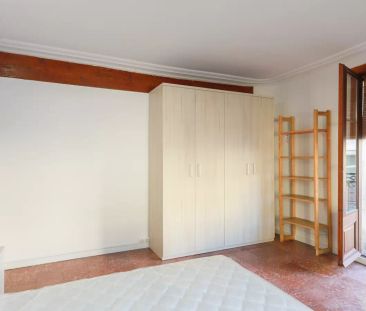 5-bedroom apartment for rent in el Gotic, families and couples allowed - Photo 3