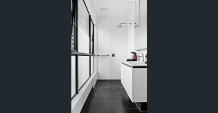 LUXURY LIVING AND CONVENIENCE - Photo 5