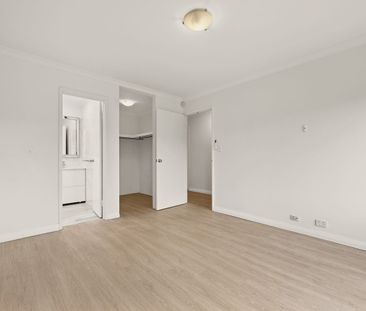 Modern Coastal Living Opposite Parklands! - Photo 4