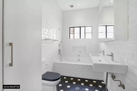 MGM MARTIN - NEWLY UPDATED THREE BEDROOM HOME - Photo 4