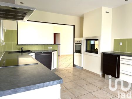 Maison 5 pièces de 120 m² à Aiffres (79230) - Photo 2