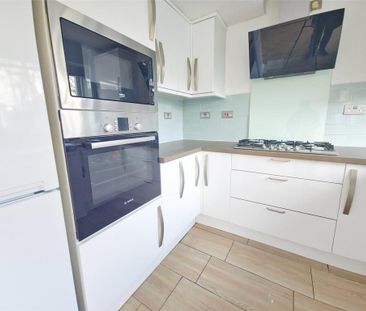 3 bedroom terraced house to rent - Photo 6