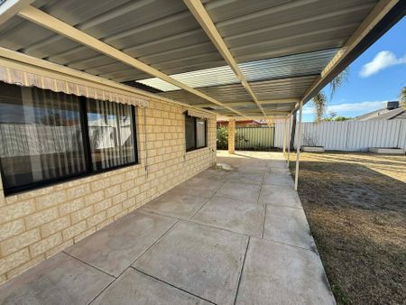 Newly Refreshed Spacious Home - Photo 3