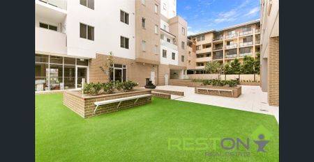 LUXURY APARTMENT IN THE HEART OF PENRITH! - Photo 2