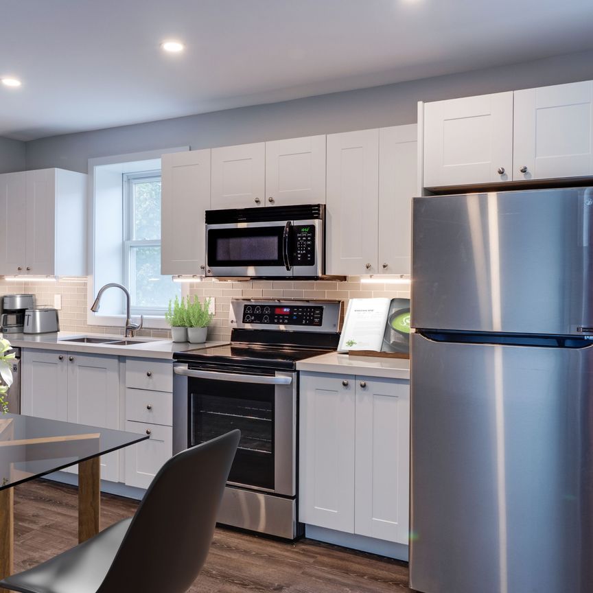 For Lease - 18 Anglesey Boulevard Unit# 208, Toronto, Ontario - Photo 1