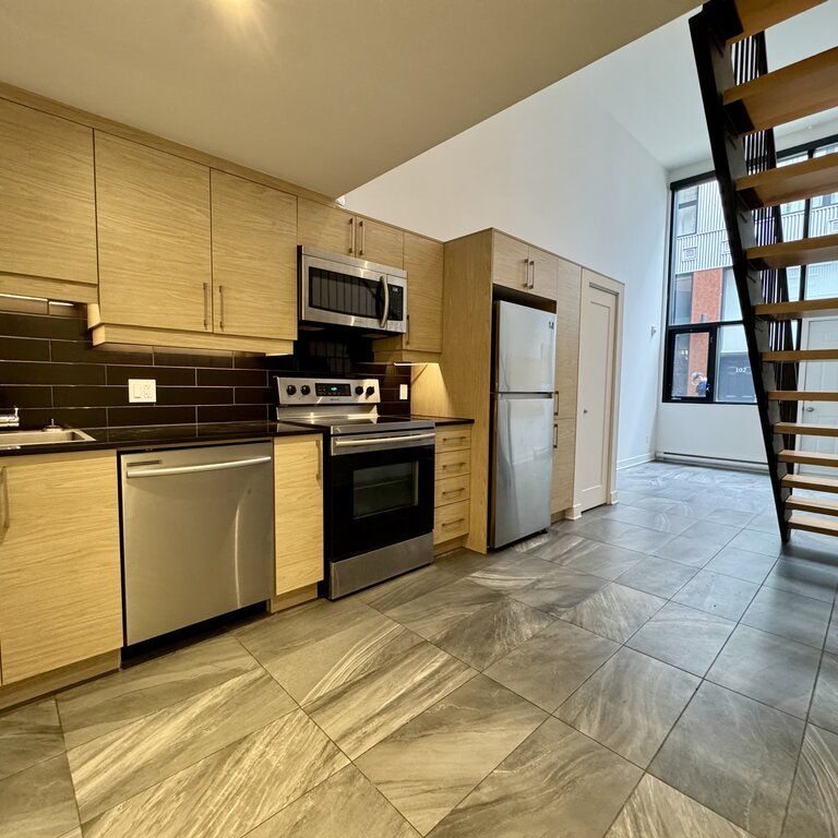 Ville-Marie- Superbe Loft Avec Mezzanine - Photo 1