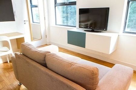 67 Newsome Road, Huddersfield, HD4 - Photo 4