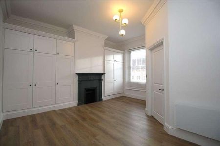 Cross & Pillory Lane, Alton, Hampshire, GU34 - Photo 4