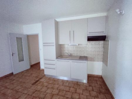 Location Appartement 2 pièces 55m² MILLAU 12100 - Photo 2